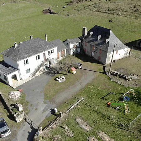 Aux d'Estaing Croisés, Gîte de montagne accessible à tous Exterior foto