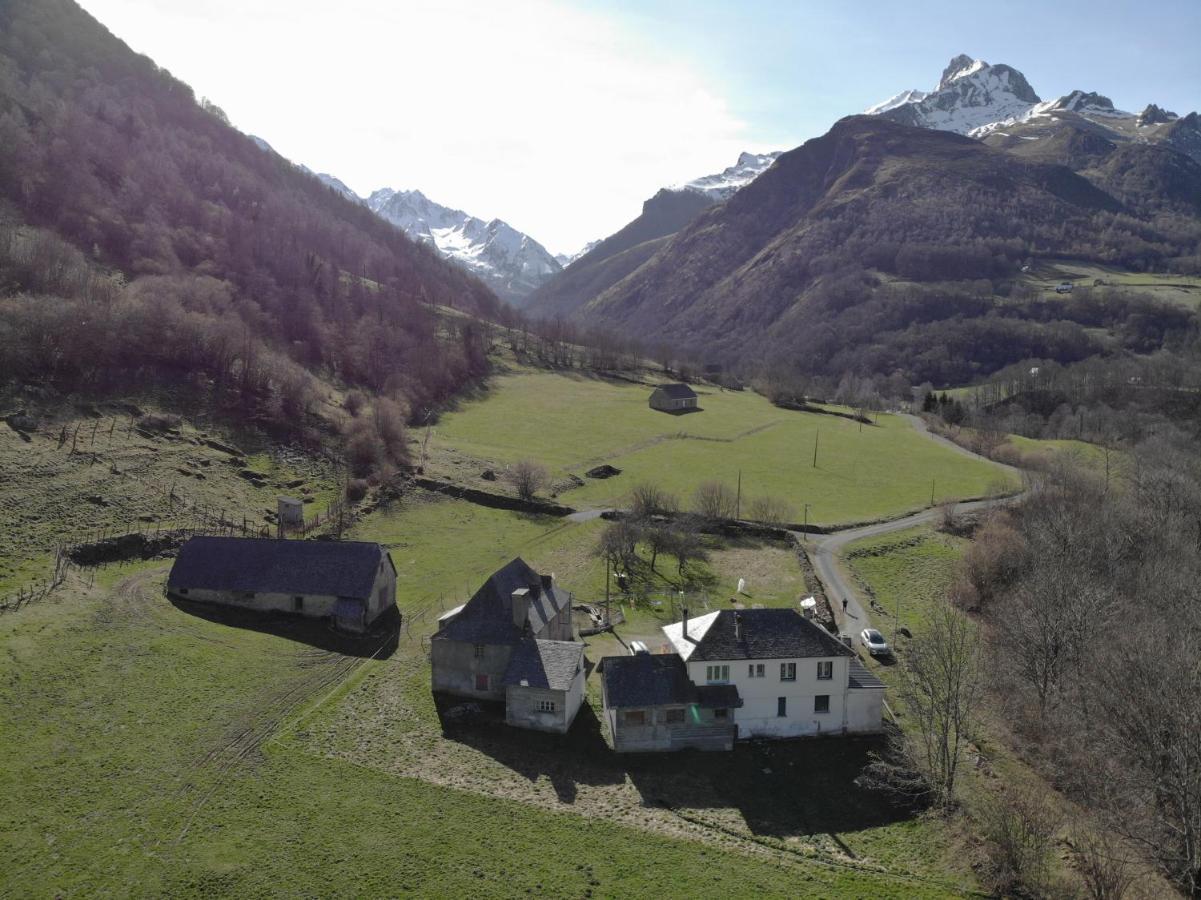 Aux D'estaing Croises, De Montagne Accessible A Tous Holiday home *